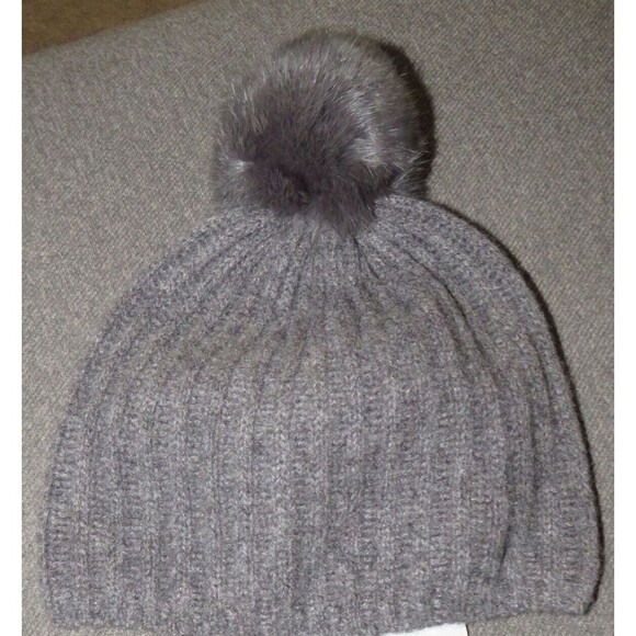 Restoration Hardware Gray Fur Trimmed Cashmere Cozy Pom Pom Beanie Hat NEW - Picture 2 of 9
